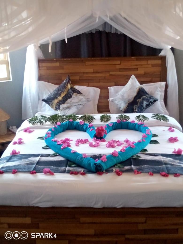 Amanya 3-Bedroom Hut Amboseli Zewnętrze zdjęcie